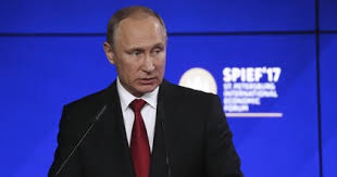 Путин попросил американских бизнесменов помочь наладить России диалог с США