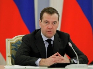 Медведев поручил создать госзаказ на рабочие места