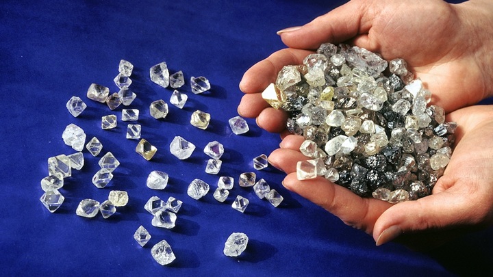 «Алроса» в июне на 1600% нарастила продажи алмазов, бриллиантов – на 650%